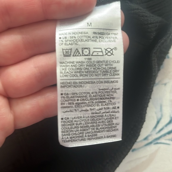 Old Navy top! - Picture 3 of 3